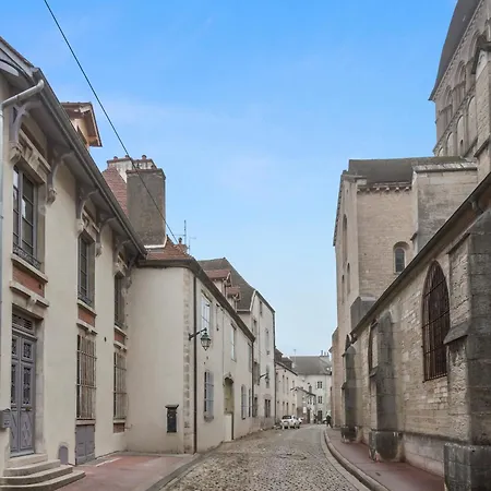 The Purple Courtyard Bed & Breakfast Beaune (Cote d'Or)