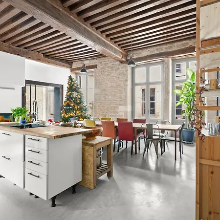 The Purple Courtyard Panzió