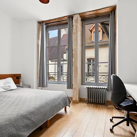 The Purple Courtyard Bed & Breakfast 3*