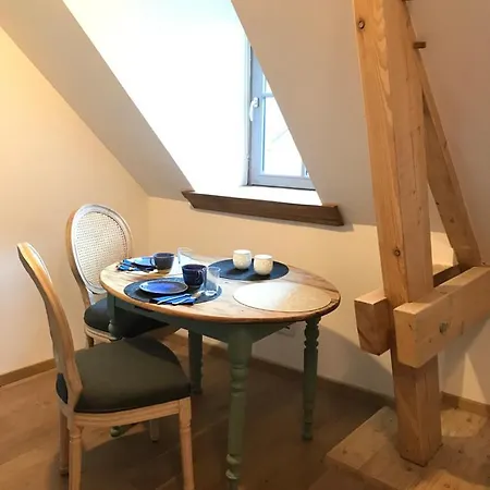 The Purple Courtyard Bed & Breakfast Beaune (Cote d'Or)