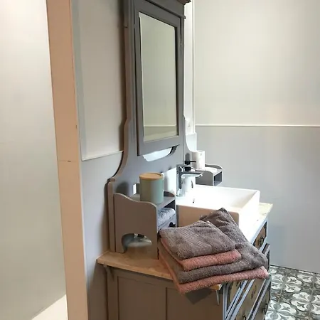 The Purple Courtyard Bed & Breakfast