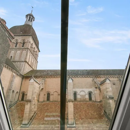 The Purple Courtyard 3*