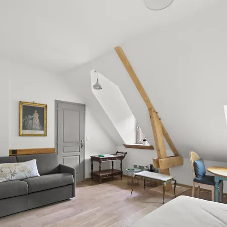 Couette-café The Purple Courtyard 3*