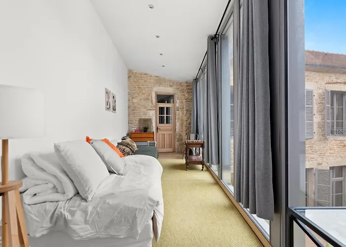 The Purple Courtyard 3* Бон